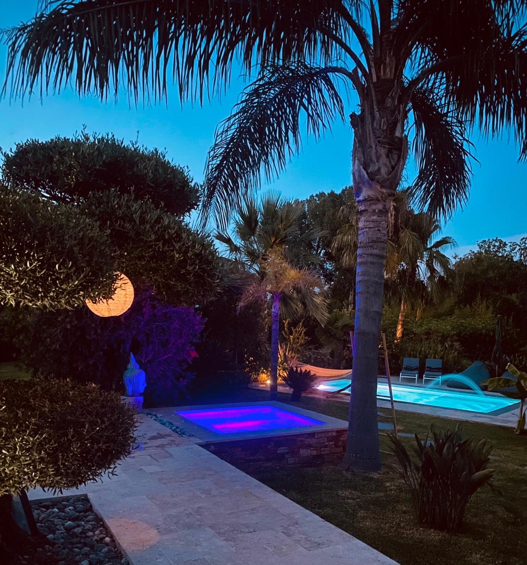 Le Cocoon Lodge Du Gapeau & Massage Solliès-Pont エクステリア 写真